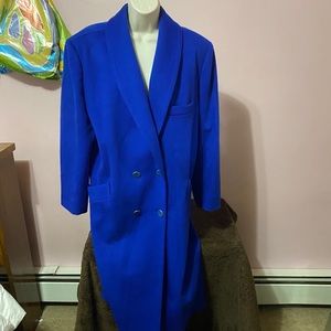 Worthington 16p blue coat